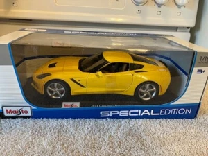 2014 CORVETTE C7 STINGRAY YELLOW NIB 1:18 SCALE MAISTO SPECIAL EDITION - Picture 1 of 7
