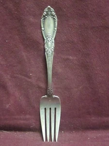 Towle Sterling KING RICHARD STERLING SALAD  FORK 6 1/2" 48 grams no monogram - Picture 1 of 4