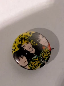 Vintage Stray Cats Rockabilly pop SMALL MINI BUTTON music artist RARE 2 - Picture 1 of 2