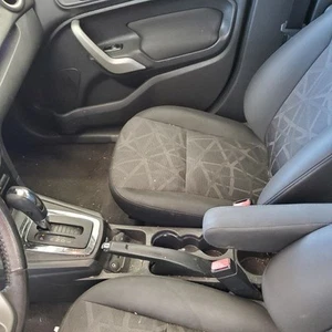 Consola planta delantera con sincronización de reconocimiento de voz compatible con 11-13 FIESTA 1028429 - Imagen 1 de 15