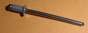 Empuñadura avellanada de 0,125" Dia X .125 Mil-Spec aviación remache ciego cantidad 50 - Imagen 1 de 1