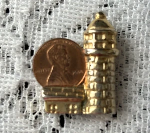 Faro con prendedor de sombrero de solapa de centavo dorado 2008 único, Canadá - Imagen 1 de 3