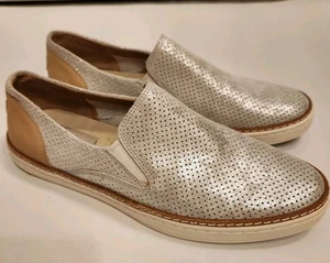 UGG Adley Perf Freizeit Komfort Silber Metallic Loafer Slipper Turnschuhe 8,5 - Bild 1 von 9