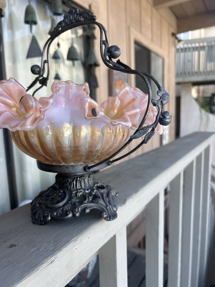 Preciosa canasta antigua victoriana decorada arte vidrio novias marco de plato plateado Foto 1 de 4