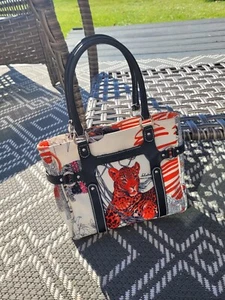 Bolso de Mano Salvatore Ferragamo Patrón Animal Tigre Nylon ITALIA - Imagen 1 de 9
