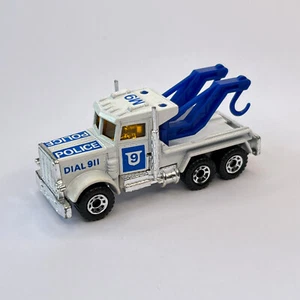 Camión grúa Matchbox Peterbilt ESFERA POLICÍA 911 carrocería blanca como nueva - Imagen 1 de 7