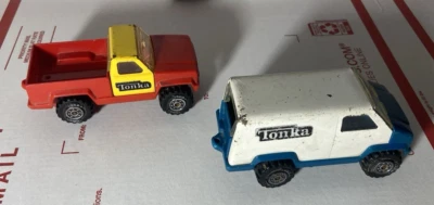 Lote de 2 Mini Caminhões Tonka Vintage 1978 Caminhão Vermelho e Amarelo e Van Branca - Look - Imagem 1 de 4