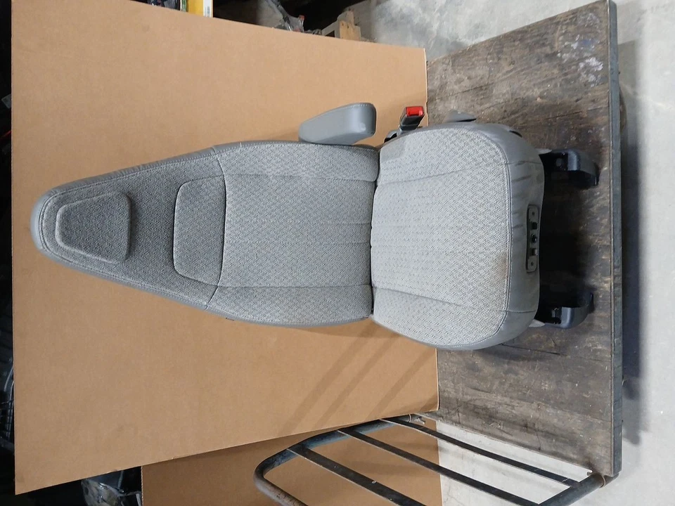 Asiento con canastilla de tela delantero derecho pasajero para GMC Savana 2500 3085007 2025 Foto 1 de 4
