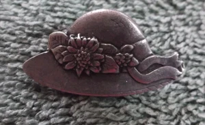 Birds and Blooms Limited Edition 2005 Pewter Gardening Hat Pin - Picture 1 of 2
