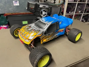Vintage Team Losi XXXT RC Stadium Truck - Picture 1 of 9