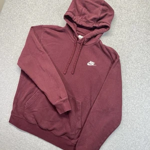 Nike Sportswear Hoodie Mens Medium Burgundy Fleece Sweatshirt Embroidered BV2654 - Picture 1 of 10