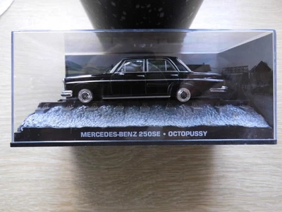 Mercedes - Benz 250 SE -Octopussy  James Bond Modellauto Collection  OVP - Bild 1 von 2
