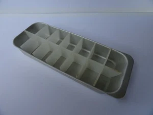 Vintage Aluminium Eiswürfelform 8" x 3"  - Bild 1 von 4