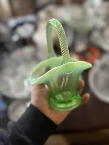 Mosser Glas grüner Korb opaleszierendes Glas - Bild 1 von 1