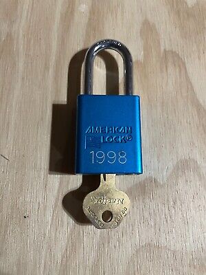 1100 Series American Master Locks Qty 1 Blue • 6$
