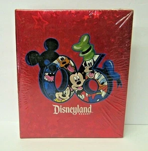 Álbum de fotos pequeño Disneyland Resort 2006 contiene 100 fotos de 4" x 6" nuevo con etiquetas NUEVO - Imagen 1 de 2
