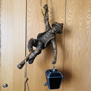 Lampada a sospensione vintage svizzera alpinista lampada scultorea bavarese - Foto 1 di 10