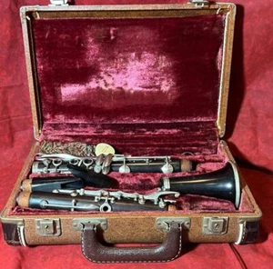 Old Vintage Wood Berthiot Clarinet in Case Music Musical Instrument Paris France - Picture 1 of 24