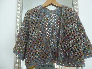 Häkeljacke Weste Damen gehäkelt Sechseck Granny Handarbeit S/M mehrfarbig - Bild 1 von 4