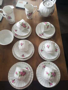 Czechoslovakia Pink tea Rose and Gold Rim swirl Tea Set 22 pce - Foto 1 di 9