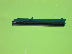 JEEP GRAND CHEROKEE 99-04 CENTER CONSOLE SLIDE TRAY RIGHT CLIP 55196774AA OEM - Foto 1 di 10