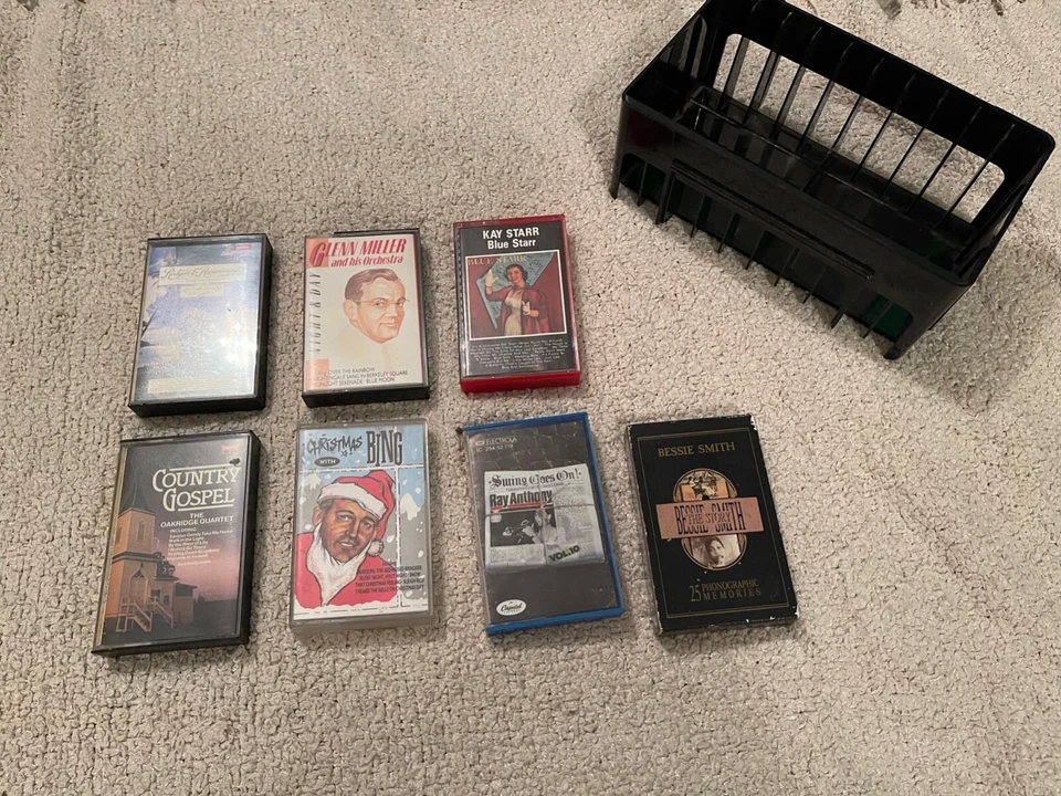 Collection of original audio cassette tapes and tape holder - all working Foto 1 de 4