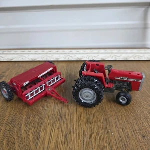 Britains Die Cast Tractor & Seed Drill Red Metal body Plastic parts Vint. - Picture 1 of 12