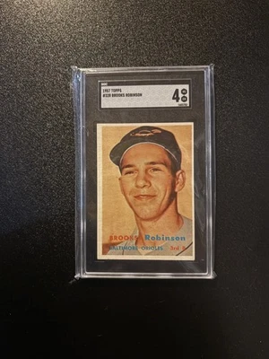 Tarjeta de novato 1957 Topps #328 Brooks Robinson SGC 4 en muy buen estado/ex radiocontrol Foto 1 de 4