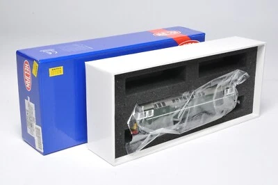 Heljan 2601 Class 26 BRCW Sulzer diesel D5326 BR green with small yellow panels - Image 1 of 4