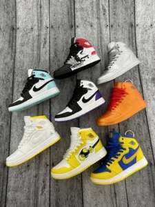 Popular Llavero Zapatilla, Jordan Mini Llavero Zapato Con o Sin Caja - Imagen 1 de 9