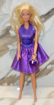 Muñeca Barbie Años 90 con Increíble Vestido Amatista Joya Brillante Moda Avenida Foto 1 de 4