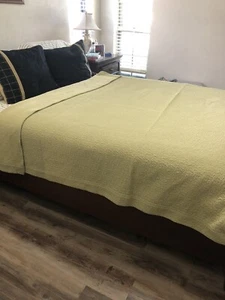 Columbine Cody 100% Cotton Matelassé Twin Quilted Coverlet Green 73x96” NWOT - Picture 1 of 8