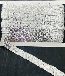 1m 3-reihig silber Pailletten und weiß Zopfborte Band 2cm kein Stretch - Bild 1 von 2