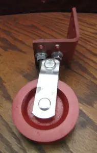 3-1/2" Steel Pulley attached by swivel to a 1/4" Steel 3"x3" Bracket. Heavy Duty - Picture 1 of 4