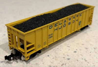 Atlas N Scale 3271 Delaware & Hudson 90 Ton Hopper #1199 - Image 1 of 4