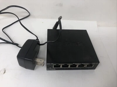 D-LINK GIGABIT SWITCH DGS-105 10/100/1000 - NOS - Image 1 of 2