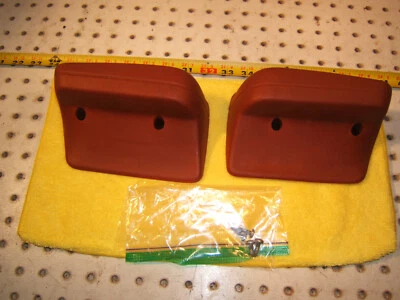 Mercedes 1972 W114 250C cupé L & R asiento trasero rojo interior OEM 1 juego de 2 reposabrazos Foto 1 de 4