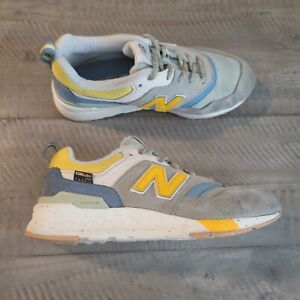 New Balance 997H Youth Athletic Shoes, Size 4 (GR997HGE)