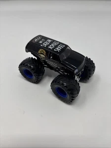 1:64 Custom Bounty Hunter Monstertruck - Bild 1 von 7