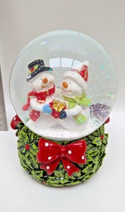 Globo de nieve musical Celebright Christmas - reproduce 8 canciones con color LED cambiante - Imagen 1 de 24