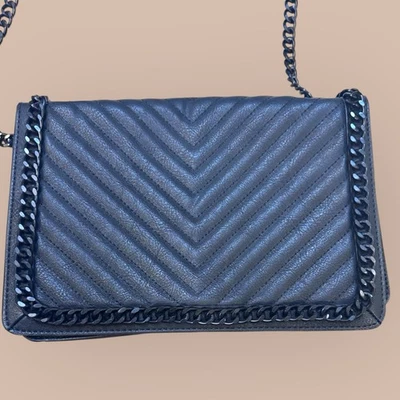 Bandolera Mossimo negra para mujer Foto 1 de 4