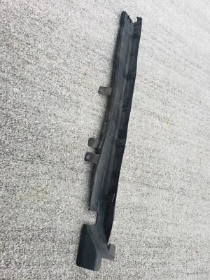 Infiniti M35 2006 conductor guardabarros izquierdo sello de goma fabricante de equipos originales Foto 1 de 3