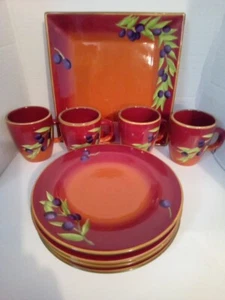 Sonora Laurie Gates 4 Teller, 4 Tassen, 1 große Platte Rost mit lila & grünen Oliven - Bild 1 von 5