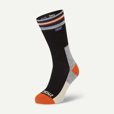 Calcetines de longitud media impermeables para todo tipo de clima SealSkinz Surlingham - negros Foto 1 de 3