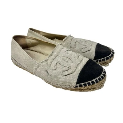 CHANEL Cloth Two-Tone Espadrilles Size 37 7 Cream and Black Designer Distressed - Imagem 1 de 4