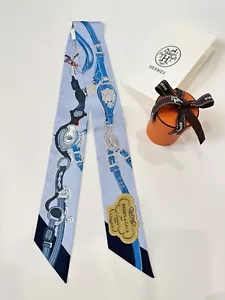 HERMES SEIDENBRÄUTE DE GALA APPLIKATION PIKBLAU MARINEBLAU WEISS GELB TWILLY WICKEL - Bild 1 von 15