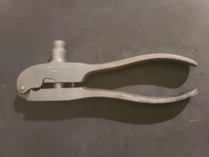 Vintage Reloading Tool by Winchester Repeating Arms Co. 32 W.C.F. Pat'd 1874 - Picture 1 of 7