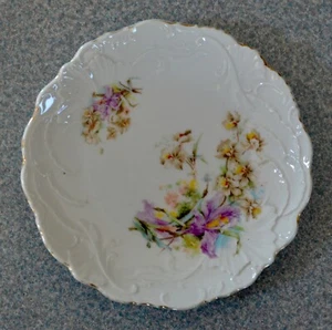 VINTAGE ANTIQUE DECORATIVE PORCELAIN HAND PAINTED FLORAL DESSERT PLATE - 7 1/2" - Picture 1 of 2