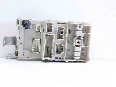 Scatola fusibili TOYOTA RAV 4 II A2 8273342080 2.00 Diesel 2003 31330494 - Immagine 1 di 4