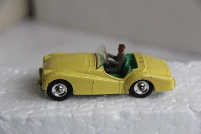 Dinky Toys 105 TRIUMPH TR2 Amarillo Hecho en Inglaterra MECCANO (Raro) Foto 1 de 4